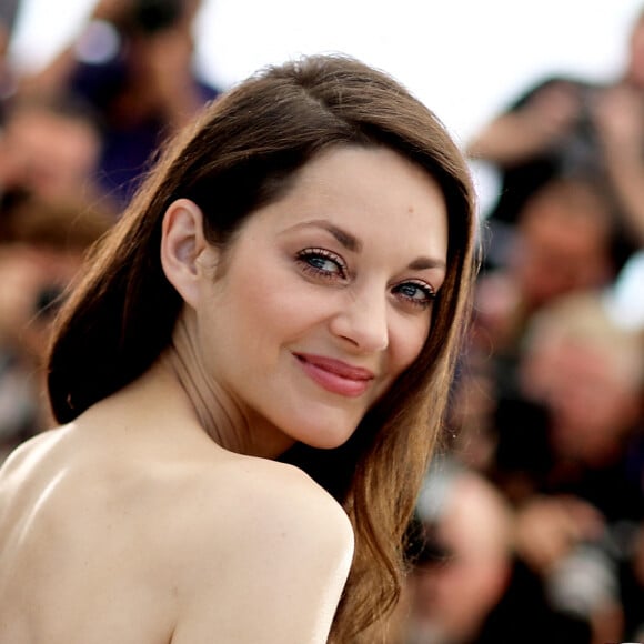 Marion Cotillard au photocall de "Brother And Sister (frère et soeur)" lors du 75ème Festival International du Film de Cannes, le 21 mai 2022. © Dominique Jacovides/Bestimage 