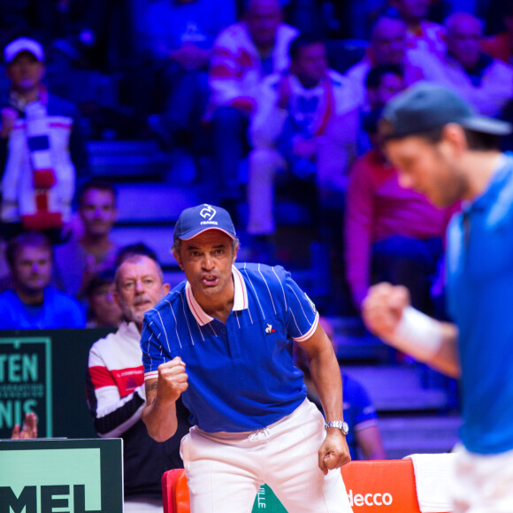 Le capitaine de l'équipe de France Yannick Noah - Le joueur de tennis français Lucas Pouille opposé au joueur Croate Marin Cilic lors de la Finale de la Coupe Davis France vs Croatie, au Stade Pierre Mauroy à Villeneuve d'Ascq, France, le 25 novembre 2018.