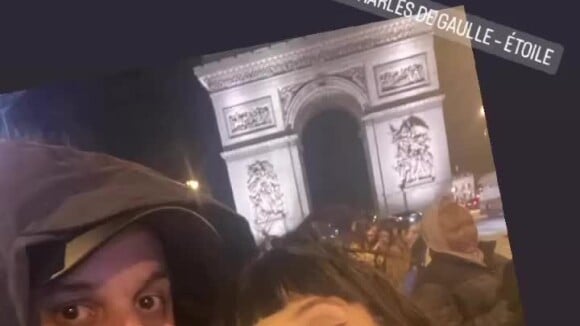 A noter que juste avant de mettre les pieds au Pachamama, les deux tourtereaux ont partagé un selfie sur Instagram, juste devant l'Arc de Triomphe. Une fois sur place, ils ont pu constater le nombre impressionnant d'artistes qui ont répondu présent pour cet événement inédit. 
Erika Moulet son mari, Instagram.