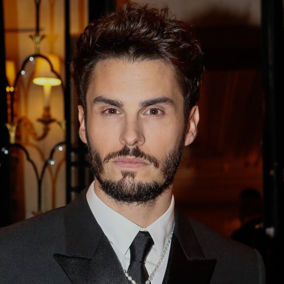 Le mannequin de 33 ans va devenir papa pour la première fois
Baptiste Giabiconi - Arrivées à la 10ème édition du "Global Gift Gala 2022" au Four Seasons Hotel George V à Paris le 19 novembre 2022. © Christophe Clovis / Bestimage 