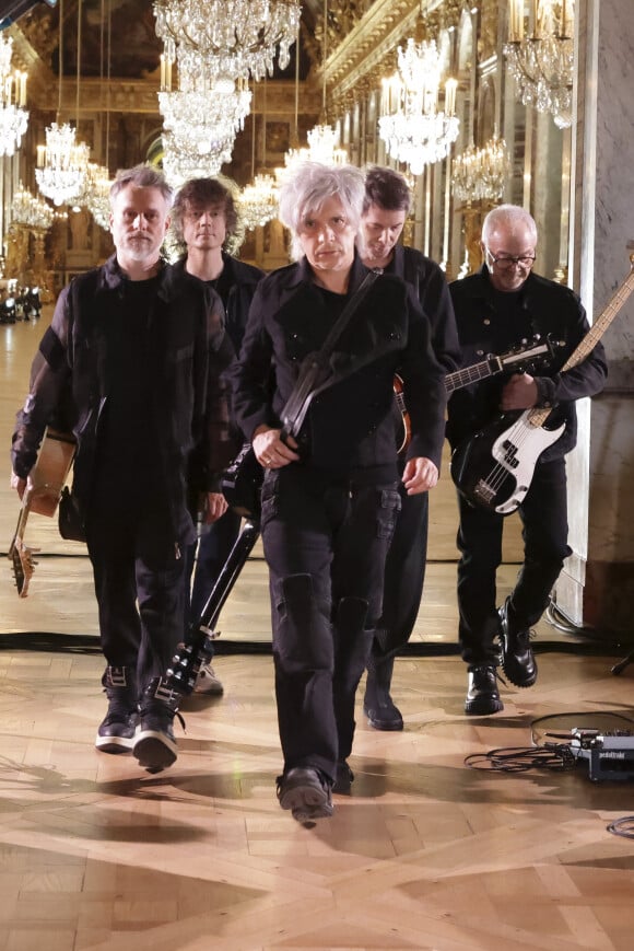 Il y aura également Nicolas Sirkis et son groupe Indochine.
Exclusif - Nicola Sirkis et son groupe Indochine - Backstage de l'enregistrement de l'émission "Le Grand Echiquier, le printemps à Versailles", présentée par C.Chazal et diffusée le 31 mars sur France 3 © Jack Tribeca / Bestimage