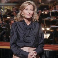 Claire Chazal d'une grande élégance pour recevoir Julie Gayet, sublime en total look noir, dans Le Grand Échiquier