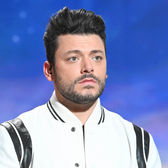 Il est notamment mal dans sa peau car on se moquait de lui à cause de poids.
Kev Adams - Les personnalités se mobilisent lors de la 36ème édition du Téléthon sur le plateau de France 2, avec pour parrain K.Adams, le 3 décembre 2022. © Coadic GUIREC / Bestimage