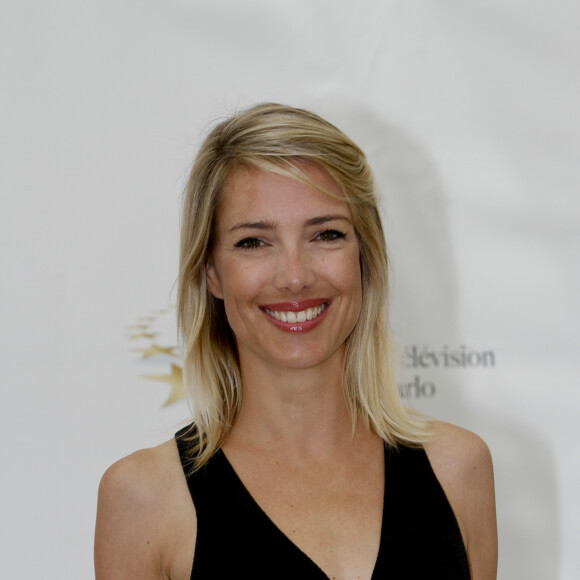 Archives - Sidonie Bonnec pour "Enquètes Criminelles" - Photocall pendant le 51ème festival de la télévision de Monte-Carlo en 2011.  Photocall at the Forum Grimaldi During the 51st Annual Monte Carlo Television Festival 