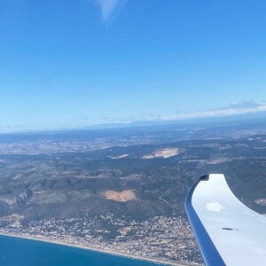 Dans sa story, elle a également mis une photo depuis l'avion. "Parfois nous courons mais nous n'y arrivons pas. Ne doutez jamais que je serai là...", écrit Shakira
 
La story de Shakira