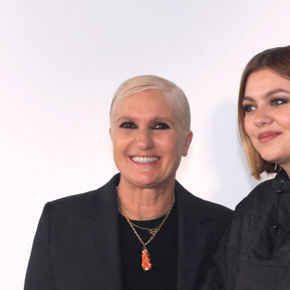 Maria Grazia Chiuri et Louane Emera posent backstage à la suite du défilé Christian Dior prêt-à-porter automne-hiver 2023/2024 lors de la Fashion Week de Paris (PFW), à Paris, France, le 28 février 2023. © Bertrand Rindoff/Bestimage 