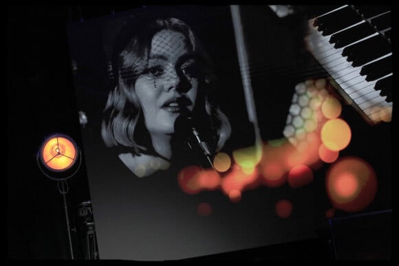 Louane à la 9ème édition de "La nuit de la déprime" aux Folies Bergère à Paris le 30 janvier 2023.