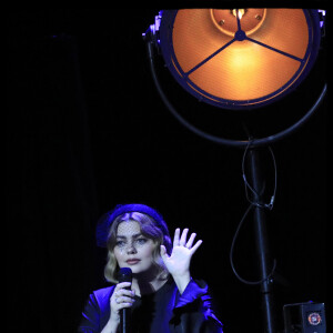 Louane à la 9ème édition de "La nuit de la déprime" aux Folies Bergère à Paris le 30 janvier 2023.