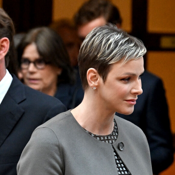 La famille Grimaldi célèbre le centenaire de la naissance du Prince Rainier III.
La princesse Charlene de Monaco - Sortie de la messe en mémoire du prince Rainier III en la cathédrale de Monaco, le 5 avril 2023. © Bruno Bebert / Bestimage