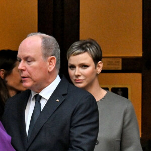Le prince Albert II de Monaco et la princesse Charlene - Sortie de la messe en mémoire du prince Rainier III en la cathédrale de Monaco, le 5 avril 2023. © Bruno Bebert / Bestimage