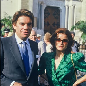 Quand elle a rencontré Bernard Tapie, Dominique Tapie était encore toute jeunette.
Bernard et Dominique Tapie 