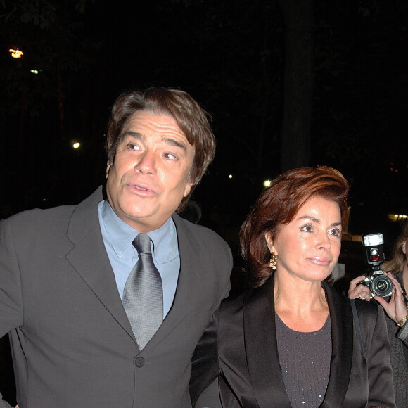 Archives. Bernard Tapie et son femme Dominique à Paris en 2004 