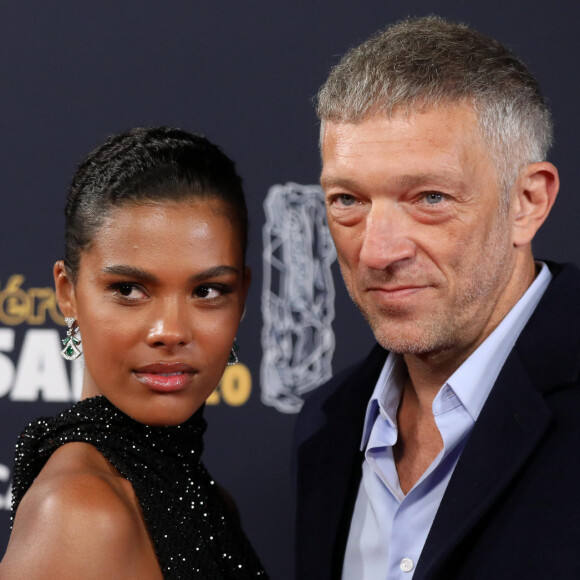 Une absence que la promotion du film "Les Trois Mousquetaires : D'Artagnan" pourrait expliquer !
Vincent Cassel et sa femme Tina Kunakey lors du photocall lors de la 45ème cérémonie des César à la salle Pleyel à Paris le 28 février 2020 © Dominique Jacovides / Olivier Borde / Bestimage 