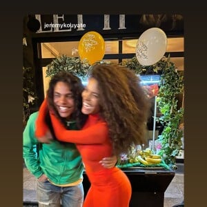 La jeune femme a notamment pu compter sur la présence de son petit frère Zakari
L'anniversaire de Tina Kunakey