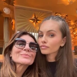 Et dénoncer un changement d'attitude chez certaines personnes de son entourage.
Veronika Loubry et sa fille Thylane Blondeau. Instagram. Le 8 mars 2023.