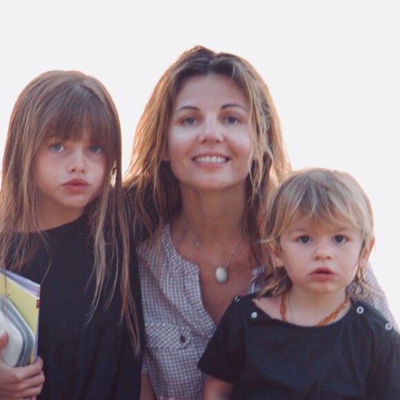 Veronika Loubry, souvenir de famille publié sur Instagram. Le 17 février 2023.