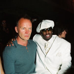 En effet, depuis sa reprise d'Every Breath You Take, P. Diddy verse 5000 dollars par jour au chanteur britannique.
Collection Gaultier 2002/2003, Paris 07/2002 Puff Daddy, Sting