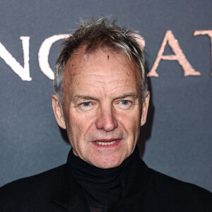 Sting voit un rappeur très connu lui verser une grosse somme d'argent tous les jours.
Sting - Première du film "Emancipation" à Londres.