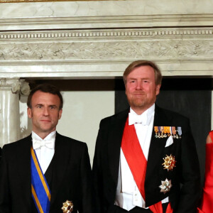 Brigitte Macron, le président Emmanuel Macron, le roi Willem Alexander des Pays-Bas et la reine Maxima au dîner d'Etat offert en l'honneur du Président de la République et de sa femme par le Roi des Pays- Bas au palais royal à Amsterdam le 11 avril 2023. © Dominique Jacovides / Bestimage 