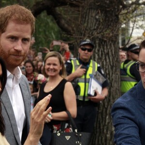 Le prince Harry, duc de Sussex, et Meghan Markle, duchesse de Sussex, visitent l'école primaire "Albert Park" à Melbourne, le 18 octobre 2018. 
