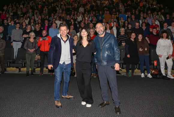 Dany Boon , Charlotte Gainsbourg et Kad Merad à la première du film "La Vie pour de vrai" à Lille, France, le 1er avril 2023. © Stéphane Vansteenkiste/Bestimage 