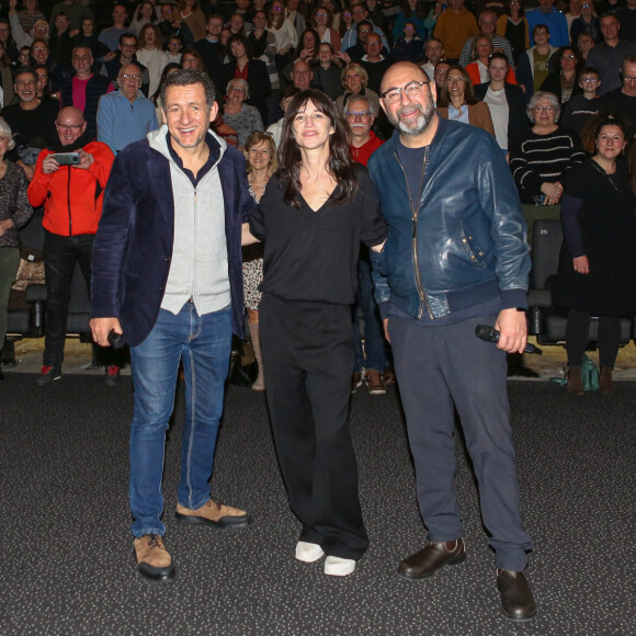 Dany Boon , Charlotte Gainsbourg et Kad Merad à la première du film "La Vie pour de vrai" à Lille, France, le 1er avril 2023. © Stéphane Vansteenkiste/Bestimage 