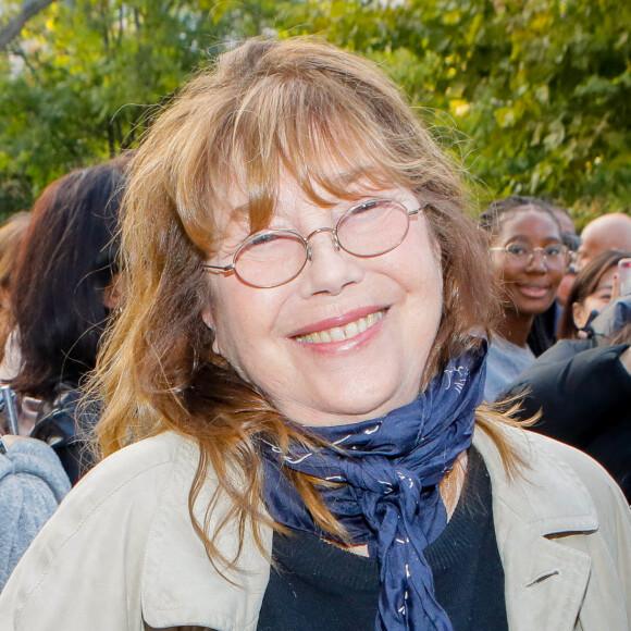 Jane Birkin, désormais "vulnérable" se rapproche peu à peu de son petit fils Ben.
Jane Birkin - Arrivées au défilé Acne Studios Collection Femme Prêt-à-porter Printemps/Eté lors de la Fashion Week de Paris, France © Veeren-Clovis/Bestimage 