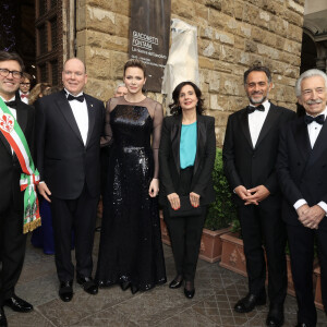 L'émotion était à son comble pour le prince et son épouse 
Le prince Albert II de Monaco et la princesse Charlène de Monaco au Palazzo Vecchio pour le dîner de gala du 160ème anniversaire du consulat monégasque de Florence, Italie, le 12 avril 2023. © LaPresse/Bestimage