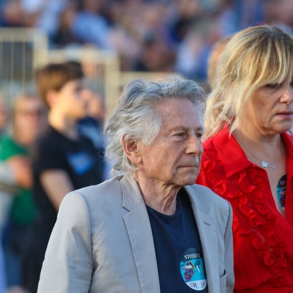 Pour rappel, Roman Polanski est accusé par une dizaine de femmes. 
Roman Polanski et sa femme Emmanuelle Seigner - Les Rolling Stones en concert à l'hippodrome de Longchamp, dans le cadre de leur tournée anniversaire "Sixty", qui marque leurs 60 ans de carrière (1962-2022). Paris, le 23 juillet 2022. © Stéphane Vansteenkiste/Bestimage 