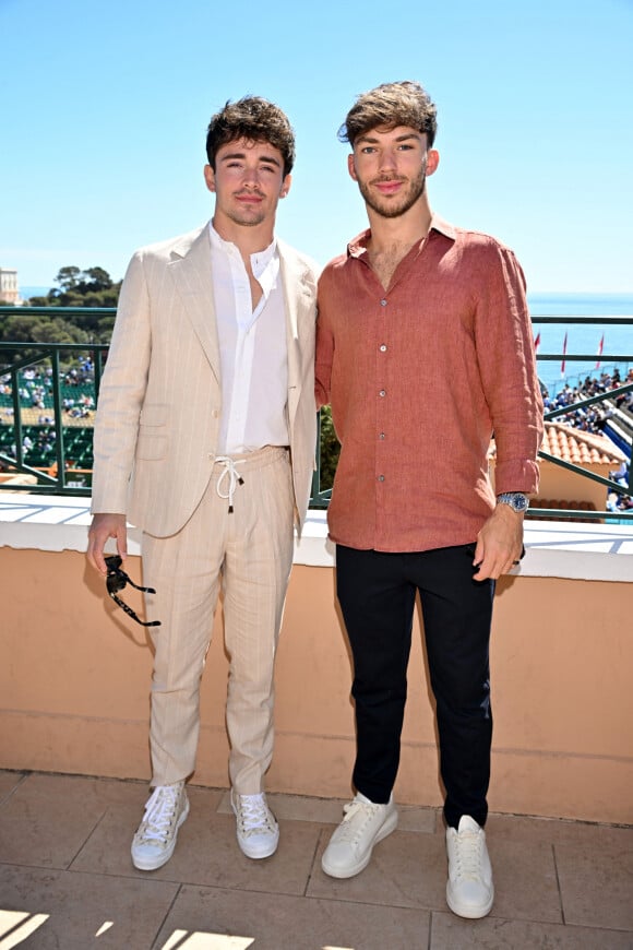 Charlles Leclerc et Pierre Gasly - La famille princière de Monaco assiste à la finale homme du tournoi Rolex Monte Carlo Masters 2023 à Roquebrune-Cap-Martin le 16 avril 2023. En s'imposant devant Holger Rune (5-7, 6-2, 7-5), Andrey Rublev a décroché son tout premier Masters 1000. © Bruno Bebert/Bestimage 