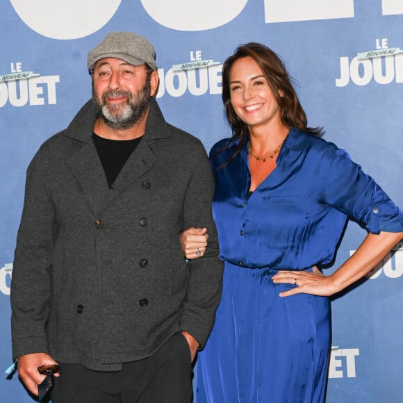 Kad Merad et sa compagne Julia Vignali - Avant-première du film "Le Nouveau Jouet" au Grand Rex à Paris le 9 octobre 2022. © Coadic Guirec/Bestimage