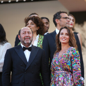 Kad Merad et sa compagne Julia Vignali - Montée des marches du film " OSS 117 : Alerte rouge en Afrique Noire " lors du 74ème Festival International du Film de Cannes. Le 17 juillet 2021 © Borde-Jacovides-Moreau / Bestimage