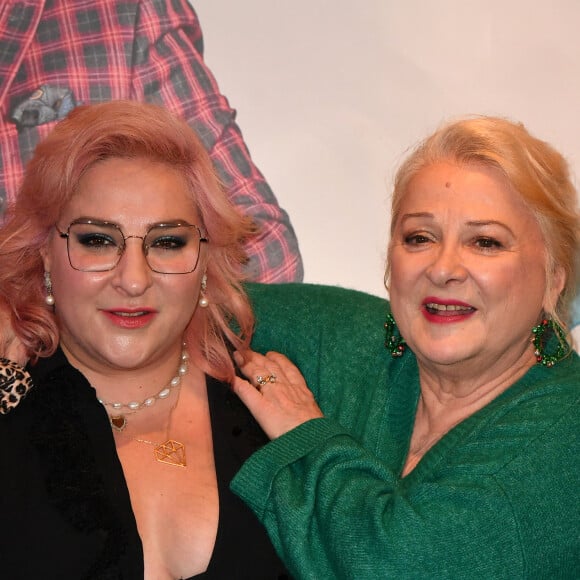 Marilou Berry et sa mère Josiane Balasko lors de l'avant-première du film "Mes très chers enfants" au cinéma UGC Bercy à Paris le 13 décembre 2021. © Veeren / Bestimage 