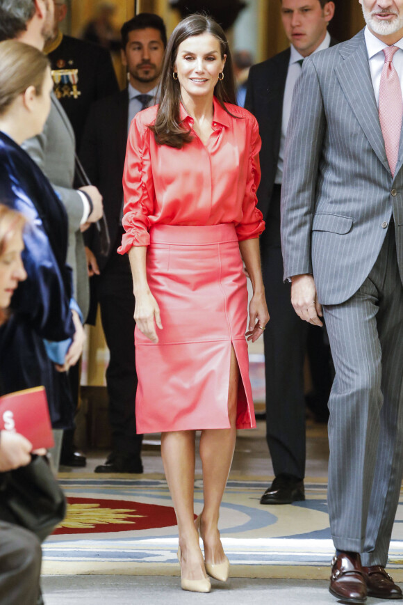 Le roi Felipe VI et la reine Letizia d'Espagne, assistent à la remise des prix "National Sports Awards" au Palais Royal d'El Pardo à Madrid, le 18 avril 2023. 