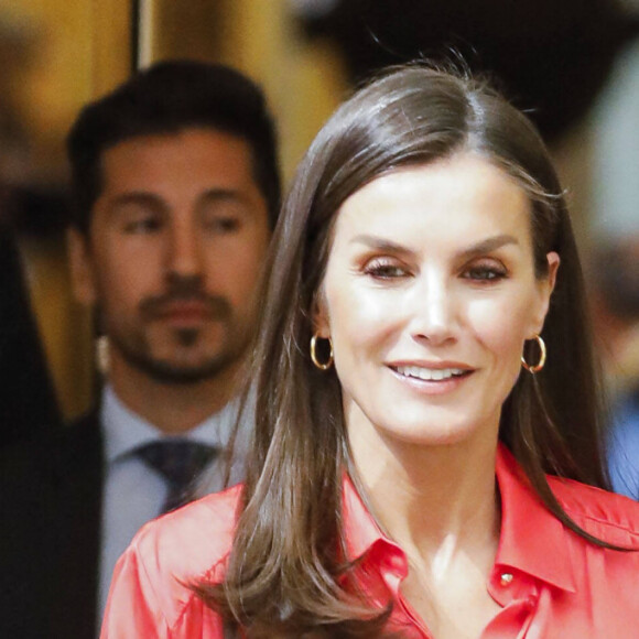 Le roi Felipe VI et la reine Letizia d'Espagne, assistent à la remise des prix "National Sports Awards" au Palais Royal d'El Pardo à Madrid, le 18 avril 2023. 