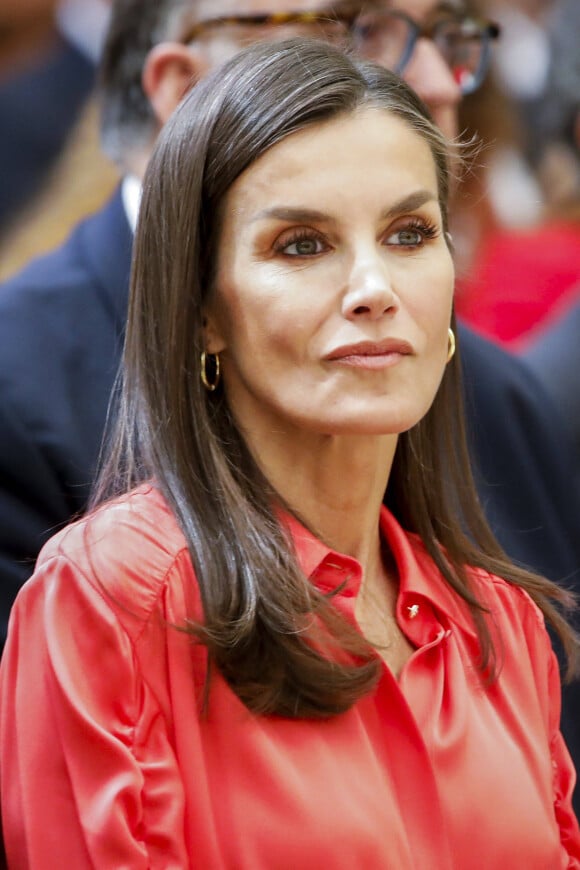 La reine Letizia était sublime ce mardi pour une cérémonie de remise des prix. 
Le roi Felipe VI et la reine Letizia d'Espagne, assistent à la remise des prix "National Sports Awards" au Palais Royal d'El Pardo à Madrid. 