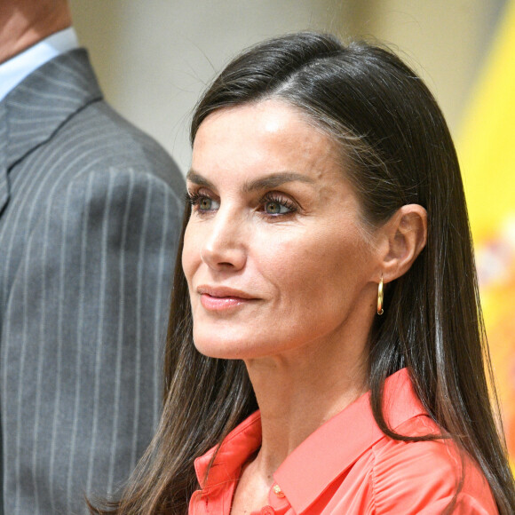 Le roi Felipe VI et la reine Letizia d'Espagne, assistent à la remise des prix "National Sports Awards" au Palais Royal d'El Pardo à Madrid, le 18 avril 2023. 