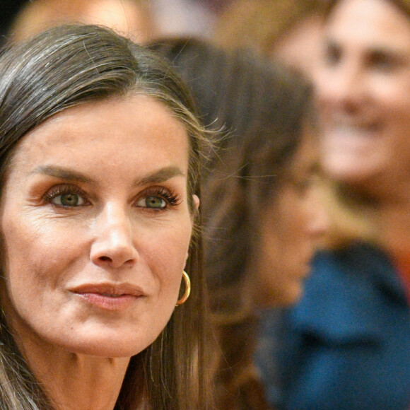 Le roi Felipe VI et la reine Letizia d'Espagne, assistent à la remise des prix "National Sports Awards" au Palais Royal d'El Pardo à Madrid, le 18 avril 2023. 