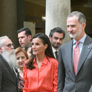 Le roi Felipe VI et la reine Letizia d'Espagne, assistent à la remise des prix "National Sports Awards" au Palais Royal d'El Pardo à Madrid, le 18 avril 2023. 