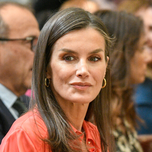 Le roi Felipe VI et la reine Letizia d'Espagne, assistent à la remise des prix "National Sports Awards" au Palais Royal d'El Pardo à Madrid, le 18 avril 2023. 