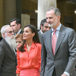 Le roi Felipe VI et la reine Letizia d'Espagne, assistent à la remise des prix "National Sports Awards" au Palais Royal d'El Pardo à Madrid, le 18 avril 2023. 