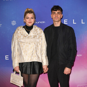 Une rencontre qui s'est disputée dans leur enceinte, le Diego Armando Maradona, et à laquelle semble notamment avoir assistée Louane, avec son amoureux Florian Rossi, le père de sa fille Esmée.
Louane et son compagnon Florian Rossi à l'Avant Première de " Belle " film animé japonais au Grand Rex à Paris le 6 décembre 2021 . © Veeren / Bestimage