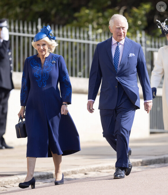 Si elle a imposé la présence de ses petits-enfants lors de la cérémonie, ce n'est pas la seule chose qu'elle a exigée
Le roi Charles III d'Angleterre et Camilla Parker Bowles, reine consort d'Angleterre - La famille royale du Royaume Uni va assister à la messe de Pâques à la chapelle Saint Georges au château de Windsor, le 9 avril 2023. 