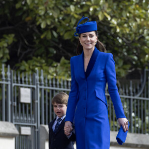 Et tous les deux sont très complices. 
Catherine (Kate) Middleton, princesse de Galles, Le prince Louis de Galles - La famille royale du Royaume Uni va assister à la messe de Pâques à la chapelle Saint Georges au château de Windsor, le 9 avril 2023. 