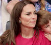 Louis de Galles et sa maman Kate Middleton se ressemble de plus en plus. 
Catherine Kate Middleton, duchesse de Cambridge et le prince Louis - La famille royale regarde la grande parade qui clôture les festivités du jubilé de platine de la reine à Londres 