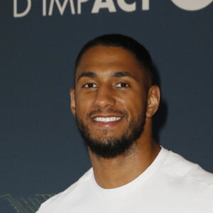 Tony Yoka - Soirée de gala "Coeur Central" au profit de Terre d'Impact fonds de dotation de la FFT et de l'association Fête le Mur sur le Court Central Philippe Chatrier à Roland Garros, Paris le 5 juillet 2022. © Marc Ausset-Lacroix/Bestimage