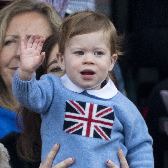 La princesse Eugenie d'York et son fils August - La famille royale d'Angleterre lors de la parade devant le palais de Buckingham, à l'occasion du jubilé de la reine d'Angleterre. le 5 juin 2022