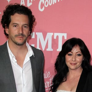 Une annonce coup de tonnerre.
Fête d'anniversaire de Jennie Garth - Shannen Doherty, Kurt Iswarienko