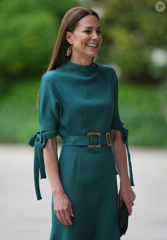 Mais il est vrai qu'elle a elle même déjà fait des brushings de ce type.
Kate Catherine Middleton, duchesse de Cambridge, va remettre le prix "British Fashion Council" au Design Museum de Londres. Le 4 mai 2022 