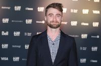 Daniel Radcliffe papa : la star de la saga "Harry Potter" photographiée avec son bébé et sa compagne